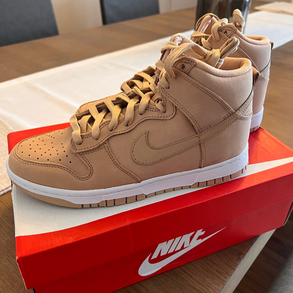 Nike Men’s High-Top Sneakers in Light Tan Vanchetta Tan